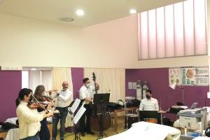 La Orquesta ADDA·SIMFÒNICA de la Diputación de Alicante visita el Hospital General Universitario de Elche