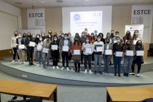 L'estudiantat excel·lent de l’UJI comparteix la seua recerca en la VII Jornada «Estudia i investiga»