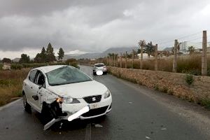 Un conductor que ha donat positiu en drogues causa un accident a Petrer