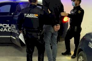 Detienen en Denia a un varón sobre el que pesan 17 reclamaciones judiciales por estafas cometidas en todo el país