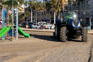 Santa Pola adecua las playas para el inicio de la Semana Santa