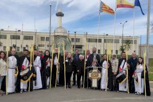 El Arzobispo y la Hermandad de la Flagelación del Señor de Torrent celebran el Domingo de Ramos con los internos del centro penitenciario de Picassent