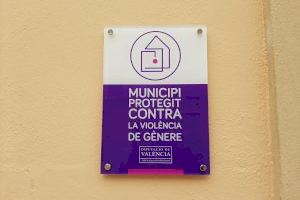 L’Ajuntament de Canals instaura la placa que l’acredita com un Municipi Protegit contra la Violència de Gènere