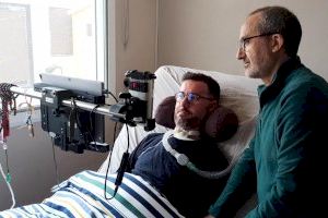 Recuperar la movilidad con la mirada: Sanitat usará lectores oculares para los pacientes de ELA