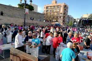 La celebración del 1 de Mayo vuelve a la Plaza del Ayuntamiento de Burjassot