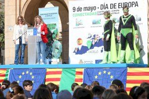 Castelló celebra junto a 200 escolares su sintonía con Europa