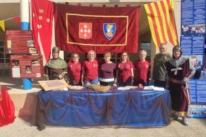 L’alumnat de l’IES Bernat de Sarrià de Benidorm retorna a l’època medieval amb una fira interdisciplinar