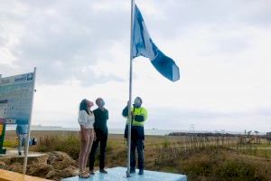 Almassora mantiene la bandera azul en la playa Benafelí