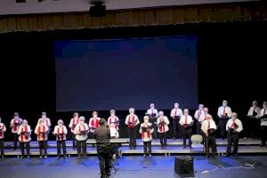 Mayores y pequeños de Quart de Poblet participan en el Concierto Intergeneracional en el Día Mundial de las Familias