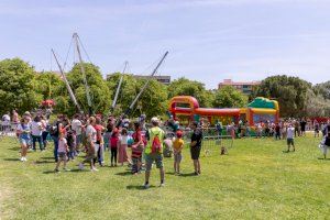 Miles de familias celebran el Día de las Familias en el Parc Central de Paterna