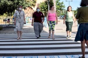 La Torre pinta pictogrames en 44 passos de vianants per a les persones amb autisme