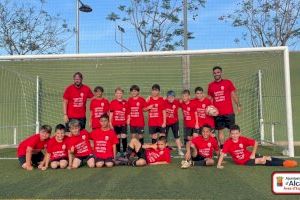 El equipo de la Escuela de fútbol de Alcàsser, campeón de Liga