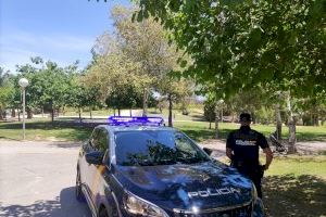 Agentes de la Policía Nacional salvan la vida a un alicantino que sufrió un infarto haciendo ejercicio