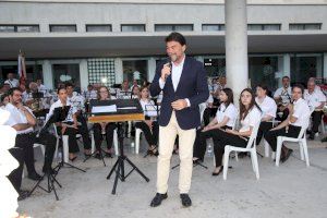 Barcala asegura que las hogueras especiales son "faro y ejemplo" para la Fiesta durante la presentación de los bocetos y maquetas