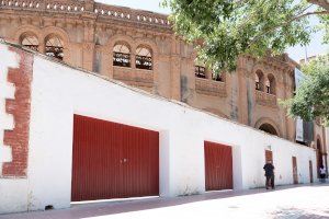 La plaza de toros de Castellón se pone guapa para su feria de San Juan