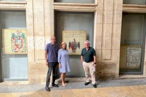 Antonio Manresa inaugura la exposición sobre el legado del VIII Barón de Finestrat en el Archivo Municipal