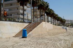 El Ayuntamiento de la Vila Joiosa reabre el acceso 14 a la playa Centro tras recuperar la zona de arena afectada por el temporal