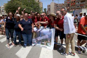 Barcala destaca el “apoteósico” bombardeo final de la mascletà que Pirotecnia Reyes Martí dispara frente a los antiguos juzgados de Benalúa