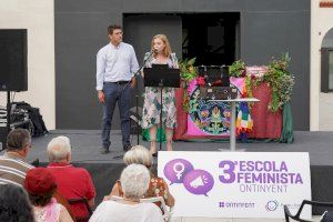 Ontinyent tanca la III Escola Feminista amb una festa d’optimisme i reivindicació per la igualtat