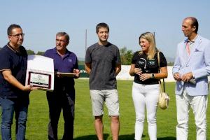 Vall d'Alba se tiñe de albinegro por el Centenario