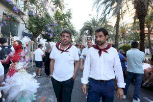 Desfile  folkórico de les Fogueres de Sant Joan