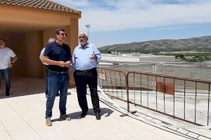 La Diputación de Alicante subvenciona con cerca de medio millón de euros mejoras en la pista polideportiva de Cañada
