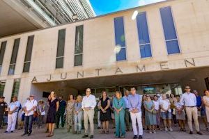 Benidorm guarda cinco minutos de silencio como repulsa al terrorismo en el 25º aniversario del asesinato de Miguel Ángel Blanco