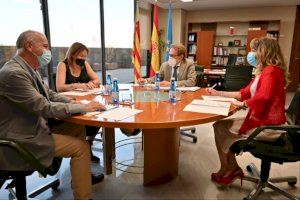 Los médicos piden al conseller de Sanidad más recursos y que no se imponga el valenciano