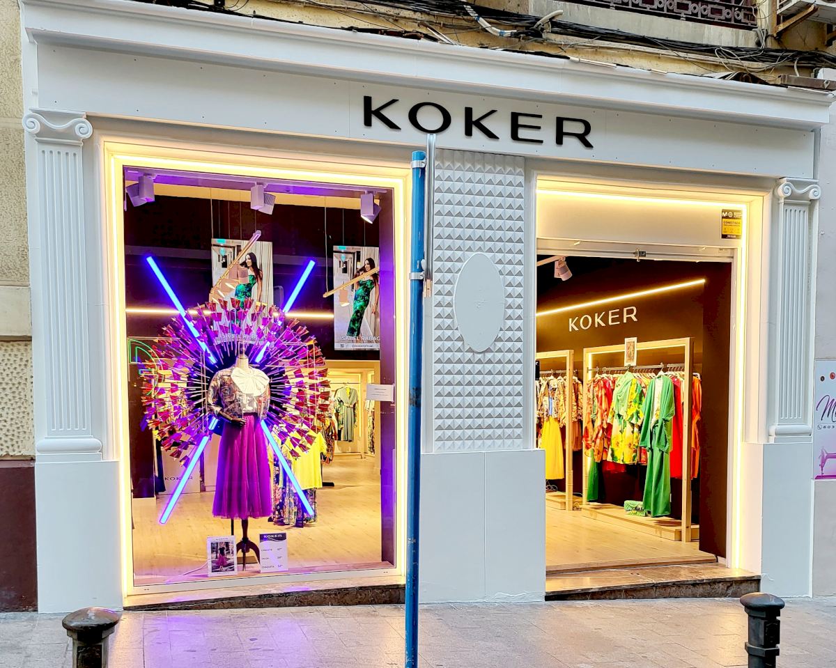 La marca de ropa femenina Koker inaugura su primera tienda de 2022