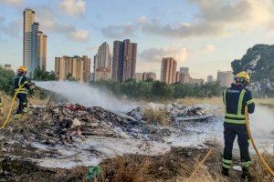 Se declara un incendio de matorrales en Benidorm