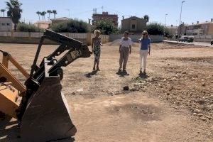 Almassora obri un pàrquing públic per a 100 vehicles per a facilitar el trànsit en la platja