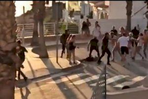 VÍDEO | Un hombre acaba inconsciente tras una brutal pelea en una discoteca de Calp