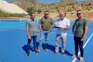 El Ayuntamiento de la Vila Joiosa recepciona las obras de las pistas de baloncesto y tenis de exterior del complejo deportivo ‘Maisa Lloret’