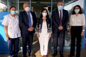La ministra de Sanidad, Carolina Darias, visita uno de los principales centros de referencia en la gestión contra la COVID-19 en Chipre