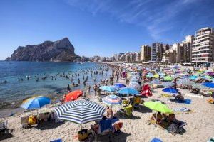 Calp cierra al baño la playa de la Fossa