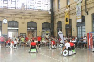 El equipo de la Asociación de Futbolistas del Valencia ganador del I Trofeo Ciudad de Valencia de Fútbol en silla