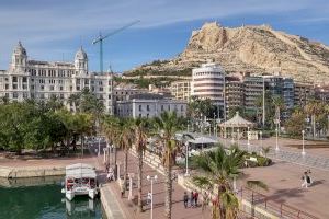 La ocupación hotelera de la provincia de Alicante en agosto se situó en el 89,4%, apenas 3 puntos por debajo del registro de 2019