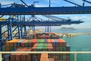 Valenciaport anota máximos en contenedores de importación y desciende en transbordos