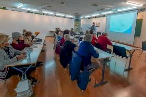 Benidorm vuelve a acoger las Aulas de la Experiencia de la Universidad Miguel Hernández para mayores de 55 años