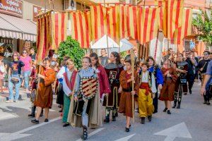 Desfile, procesión cívica, danza popular y presentación de un libro completan la programación del 9 d’Octubre en El Campello