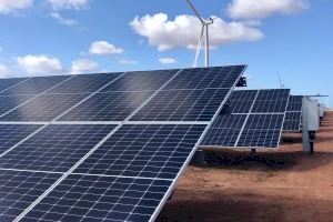Iberdrola pone en marcha en Australia su primera planta híbrida eólica y solar en el mundo