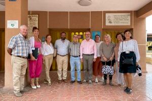 La nueva directiva de la Asociación de Mayores de El Campello se presenta al equipo municipal de gobierno