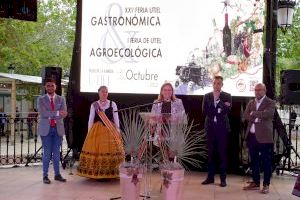 La delegada del Gobierno, Pilar Bernabé, inaugura la XXV Feria Utiel Gastronómica y I Feria Agroecológica de Utiel