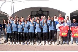 L'Ajuntament d'Altea rep a la selecció espanyola júnior d'handbol femení