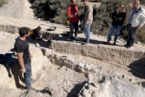 Las excavaciones en la alquería de Puça sacan a la luz una nueva yesería más de cincuenta años después de las primeras que se encontraron