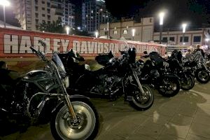 Motos, moteros y moteras inundan las calles de El Campello