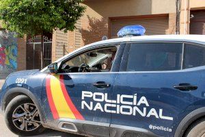 Una mujer golpea a su hija tras emborracharse en una parada de bus en Valencia