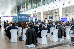 El aeropuerto de Castellón congrega al sector aeronáutico y aeroespacial en la segunda edición del ‘Business Forum’