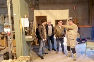 El alcalde de Villena visita las instalaciones del Taller de Empleo para analizar su funcionamiento