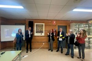 El IES Sixto Marco expone en su hall de forma permanente un cuadro de José Martínez Ribes en homenaje al pintor y exprofesor del centro